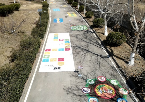 校園地面游戲制作施工彩繪-濟(jì)南畫(huà)家園墻繪公司